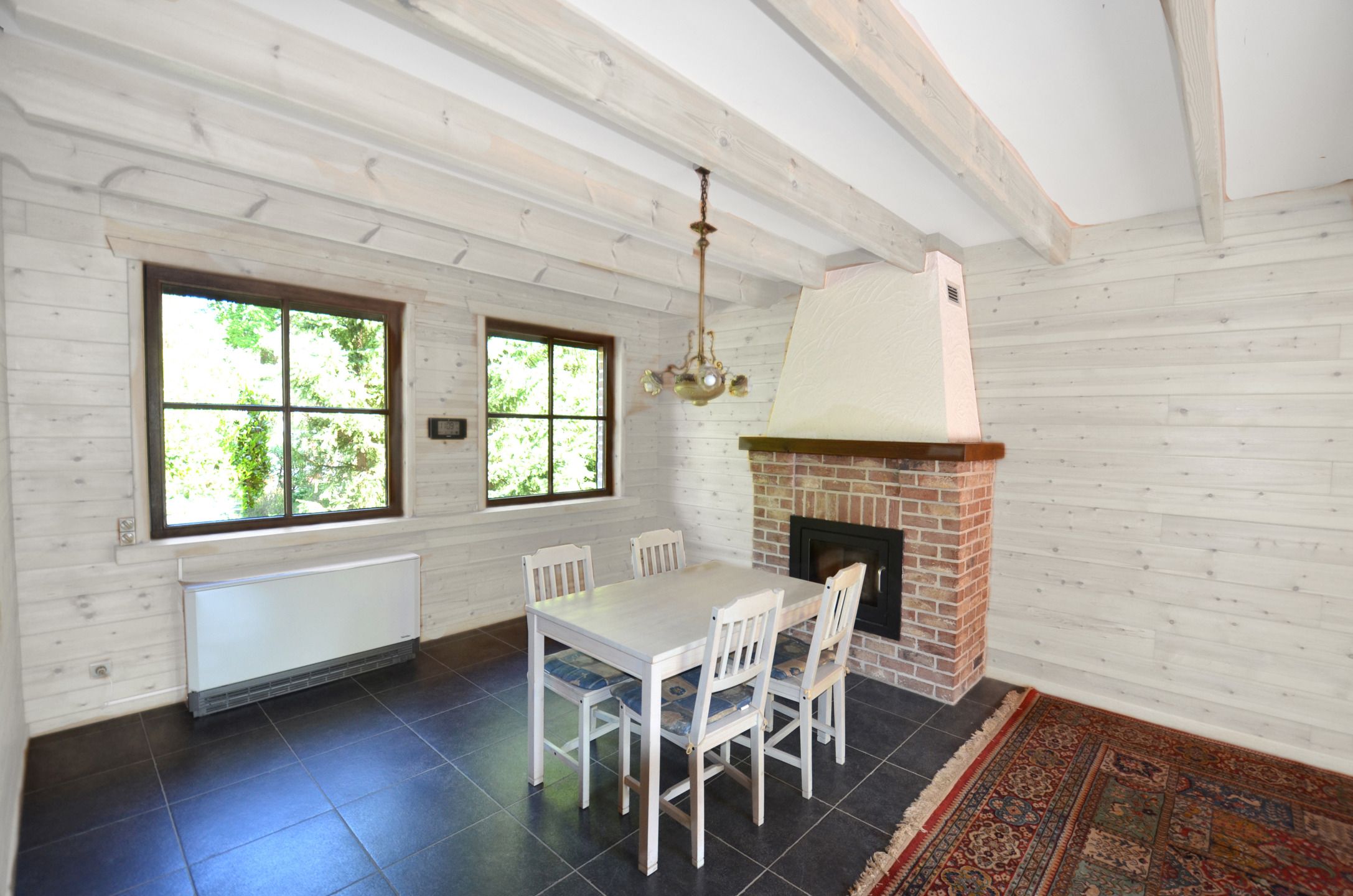 Ruime woning met veel grond foto 6