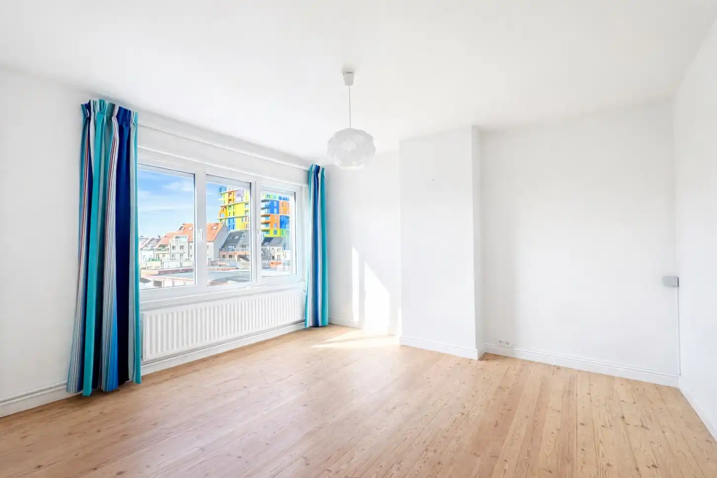 Ruime triplex met 3 slaapkamers in centrum Heist foto 11