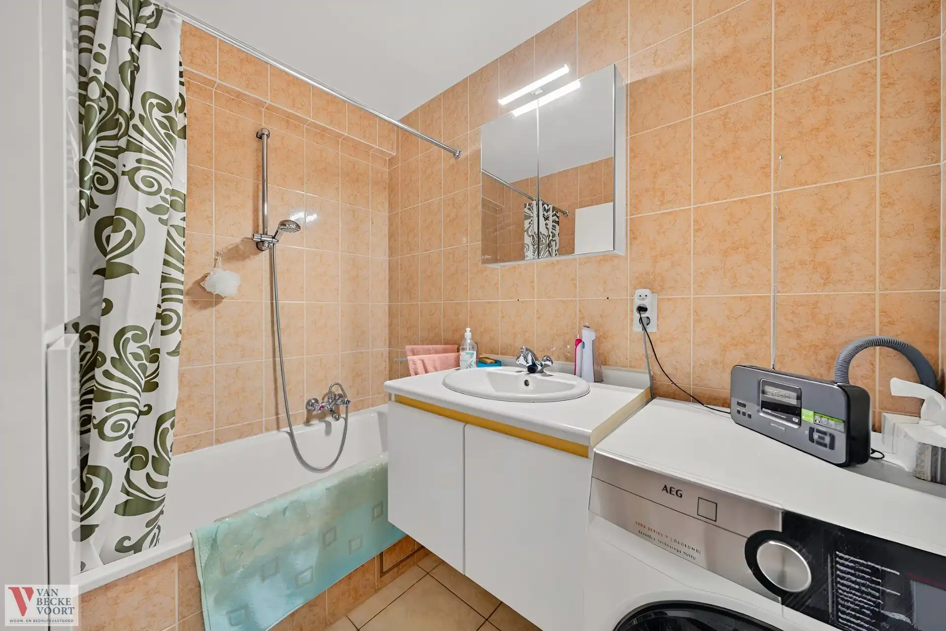 Lichtrijk 2-slaapkamerappartement met stadszicht foto 10
