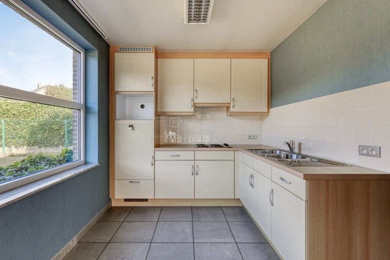 Polyvalente kantoorruimte met 3 slaapkamer appartement TE KOOP in Tielt! foto 12