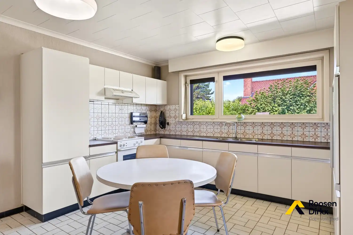 Rustig gelegen degelijke gezinswoning met 3 slaapkamers op perceel van bijna 10a foto 11