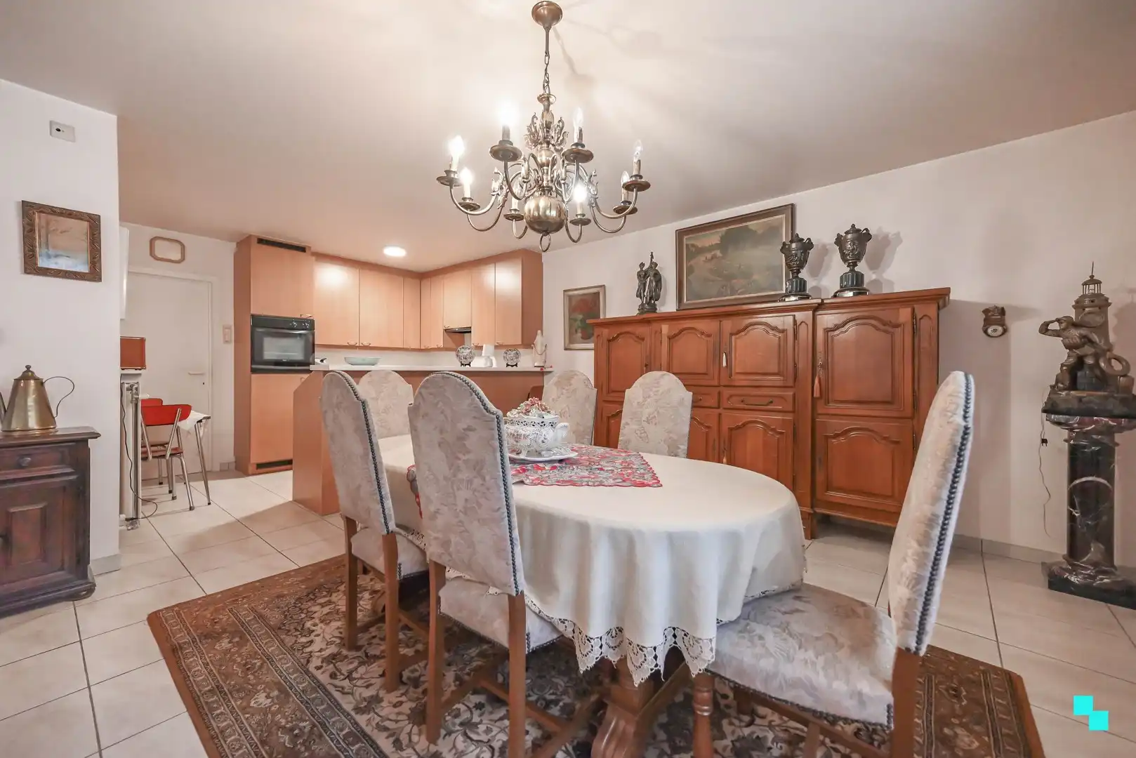 Ruim en instapklaar tweeslaapkamer appartement in hartje Izegem foto 6