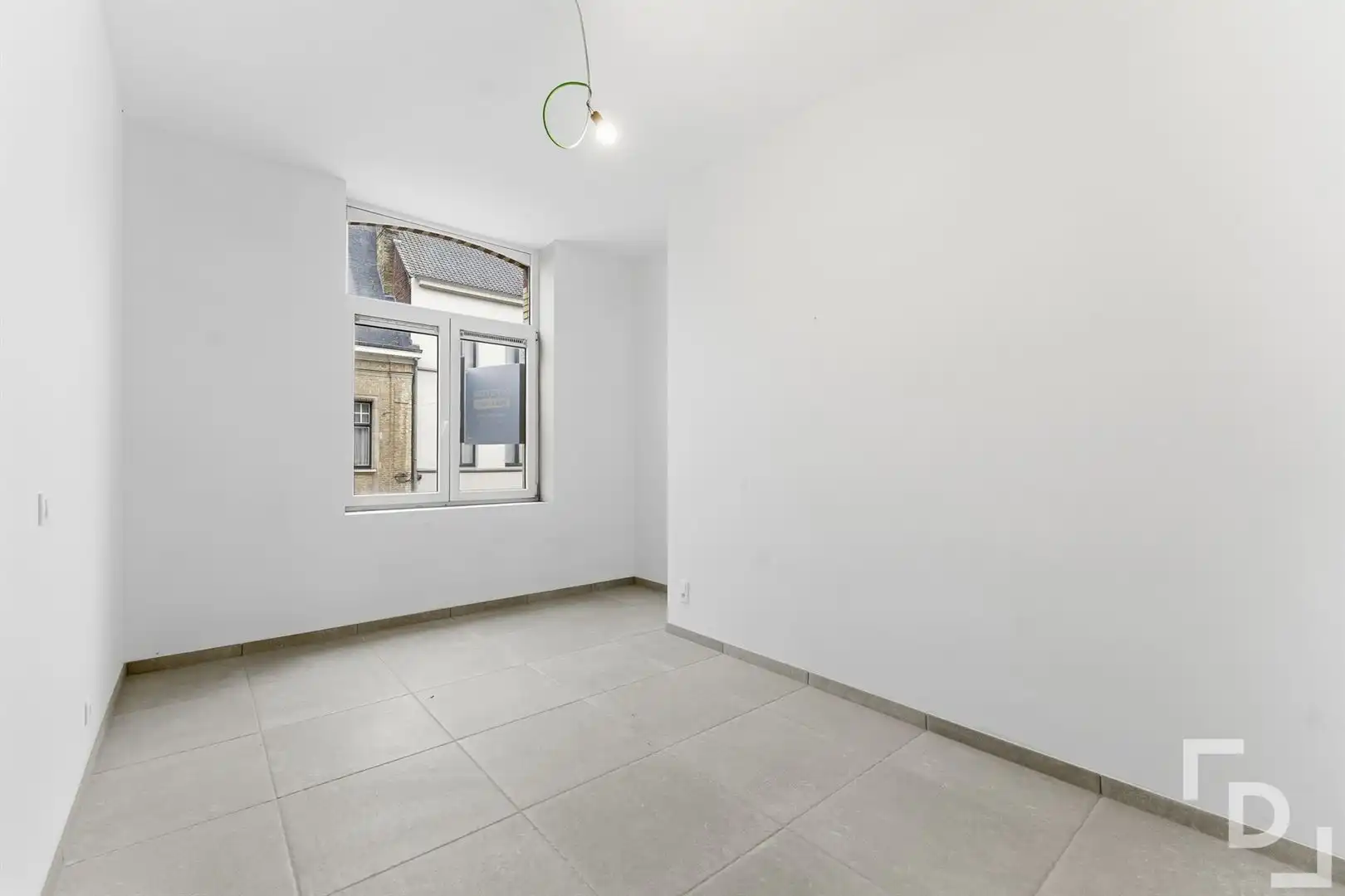 Nieuwbouwappartement met ruim terras te koop in centrum Ieper. foto 6