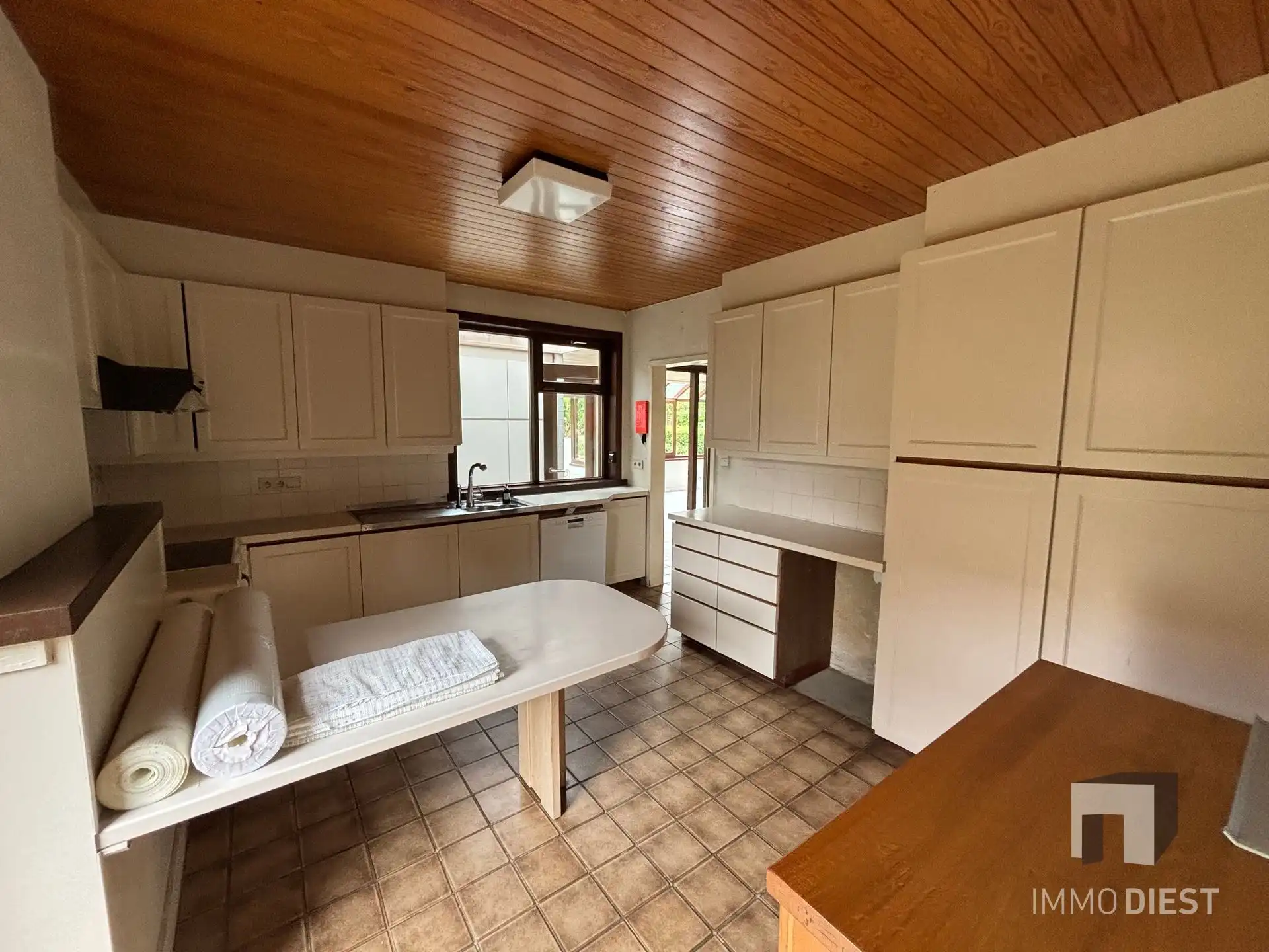Te koop: Te renoveren vrijstaande woning met 3 slaapkamers en ruime garage  foto 7