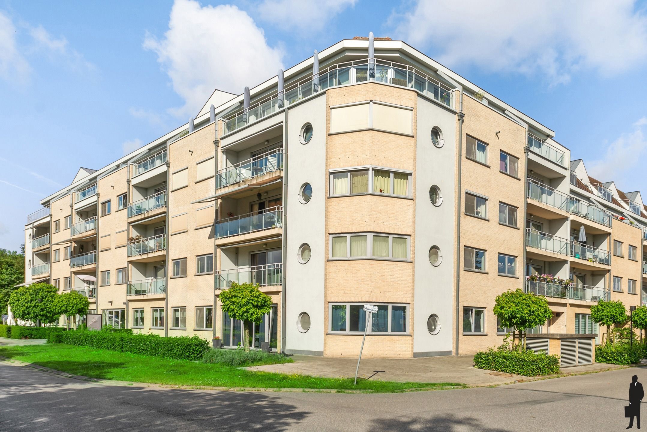 Instapklaar appartement met 1 slpk, terras en staanplaats foto 12