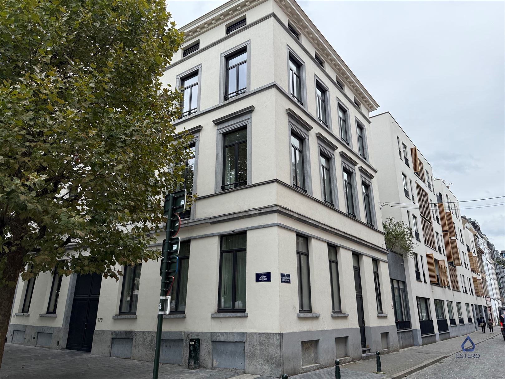 Autostaanplaats te huur in centrum Brussel foto {{pictureIndex}}