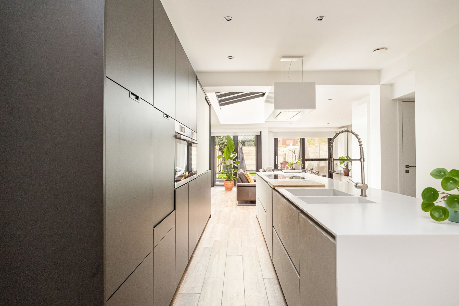 Recent gerenoveerde woning met 3 slaapkamers in het hartje van Schoten! foto 4