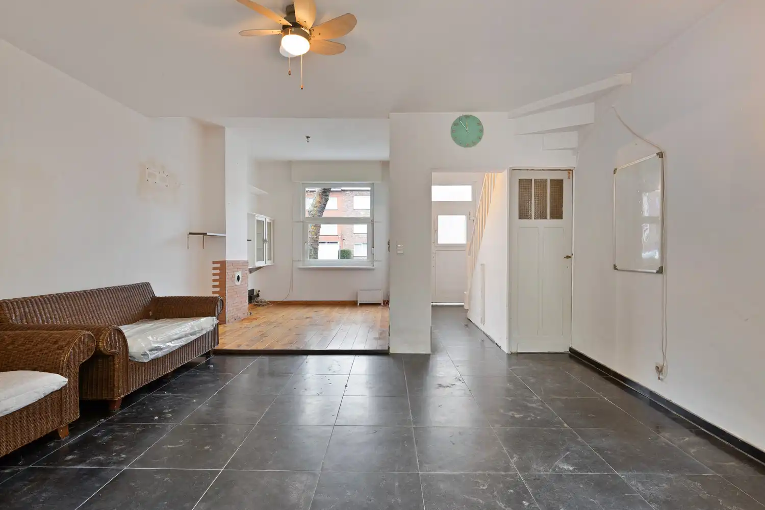 Deurne-Zuid: volledig te renoveren rijwoning met 3 slks op 352m2! foto 9