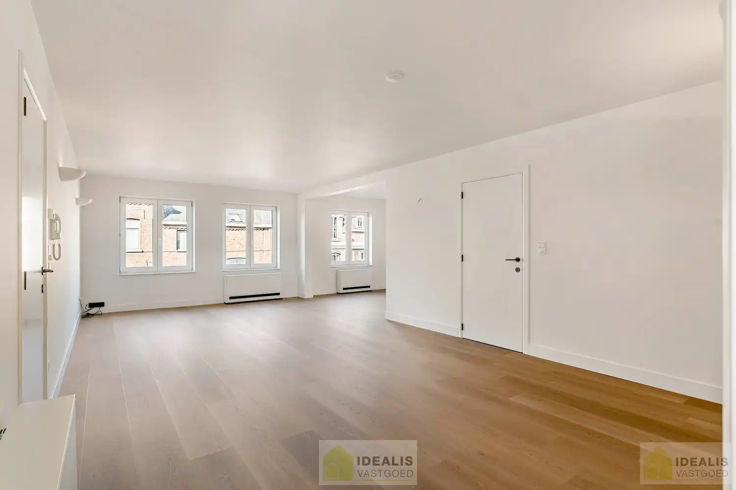 IDEALIS VASTGOED - PRACHTIG GERENOVEERD DUPLEXAPPARTEMENT IN HARTJE HAMONT! foto 4