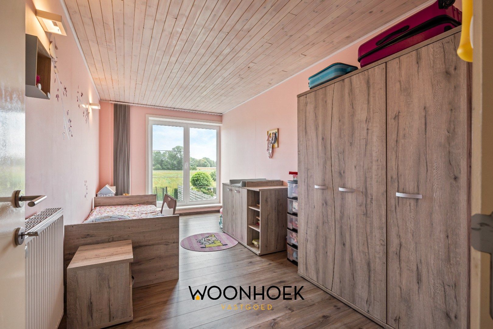 Ruime 4 slaapkamer woning met fraai aangelegde tuin te Lokeren!  foto 16