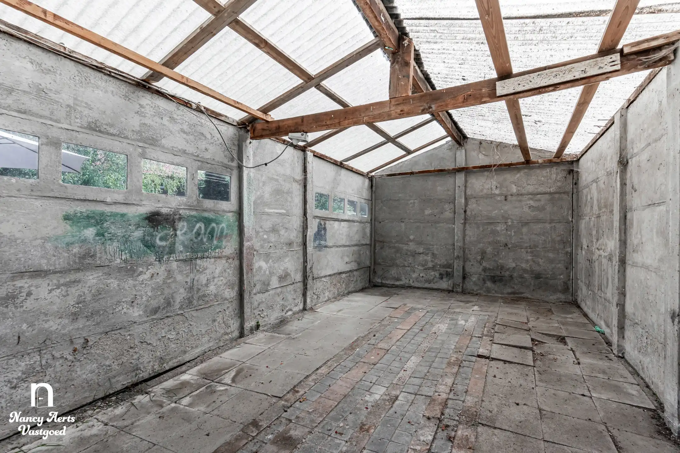 Karaktervolle renovatiewoning met tuin veel potentieel foto 39