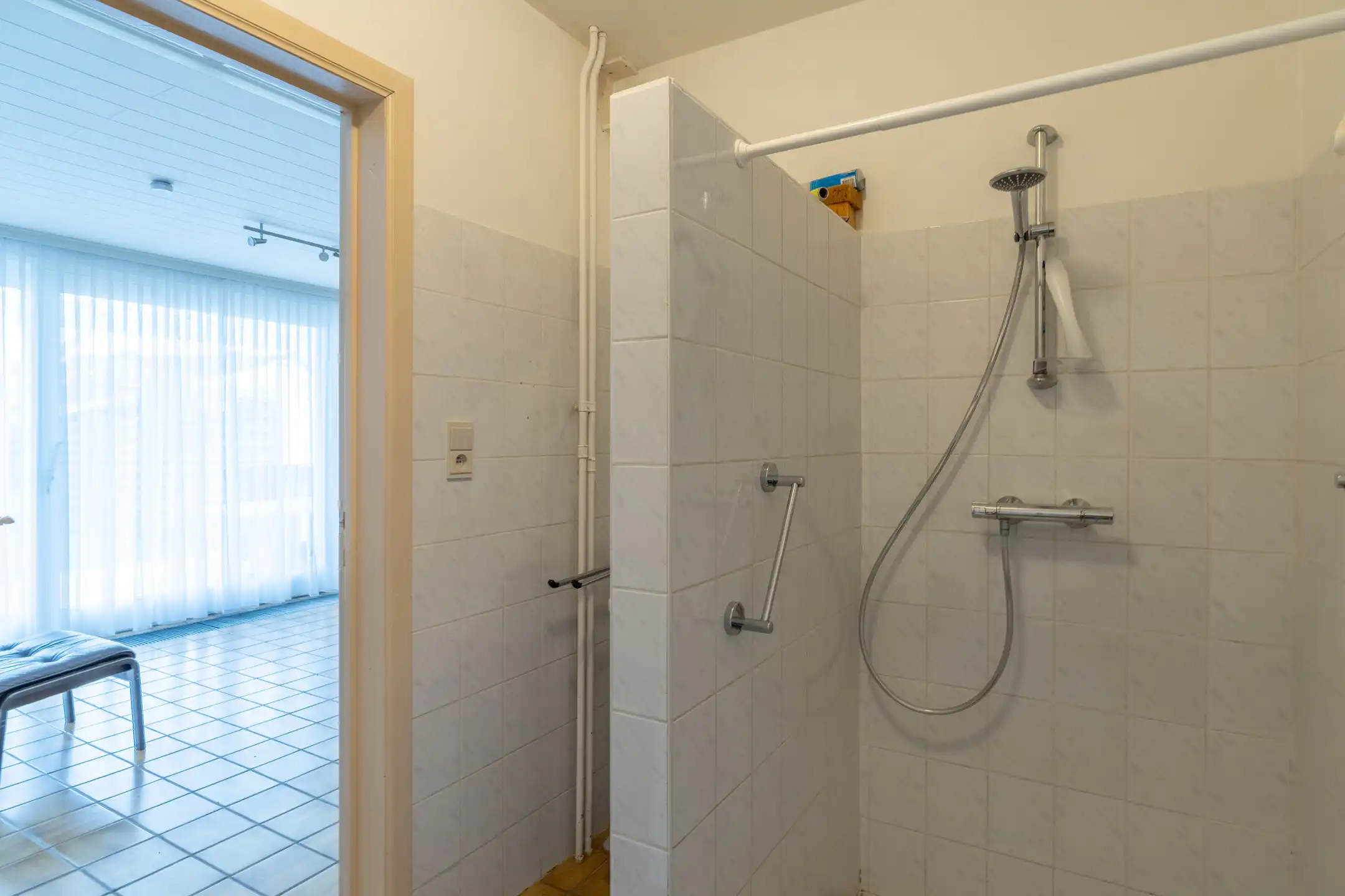 Gunstig gelegen woning met 3 slpks en garage op  505 m² foto 17