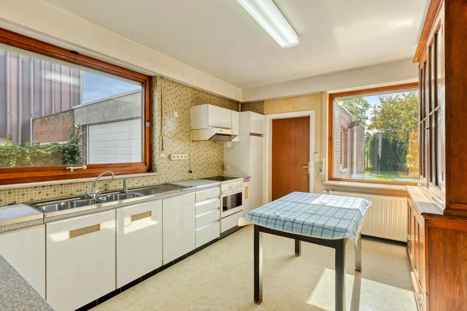 Landelijk gelegen woning in Baardegem met tuin en garage foto 3