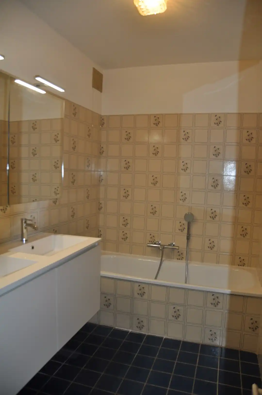 Verzorgd appartement met 2 slaapkamers in het centrum van Izegem. foto 10