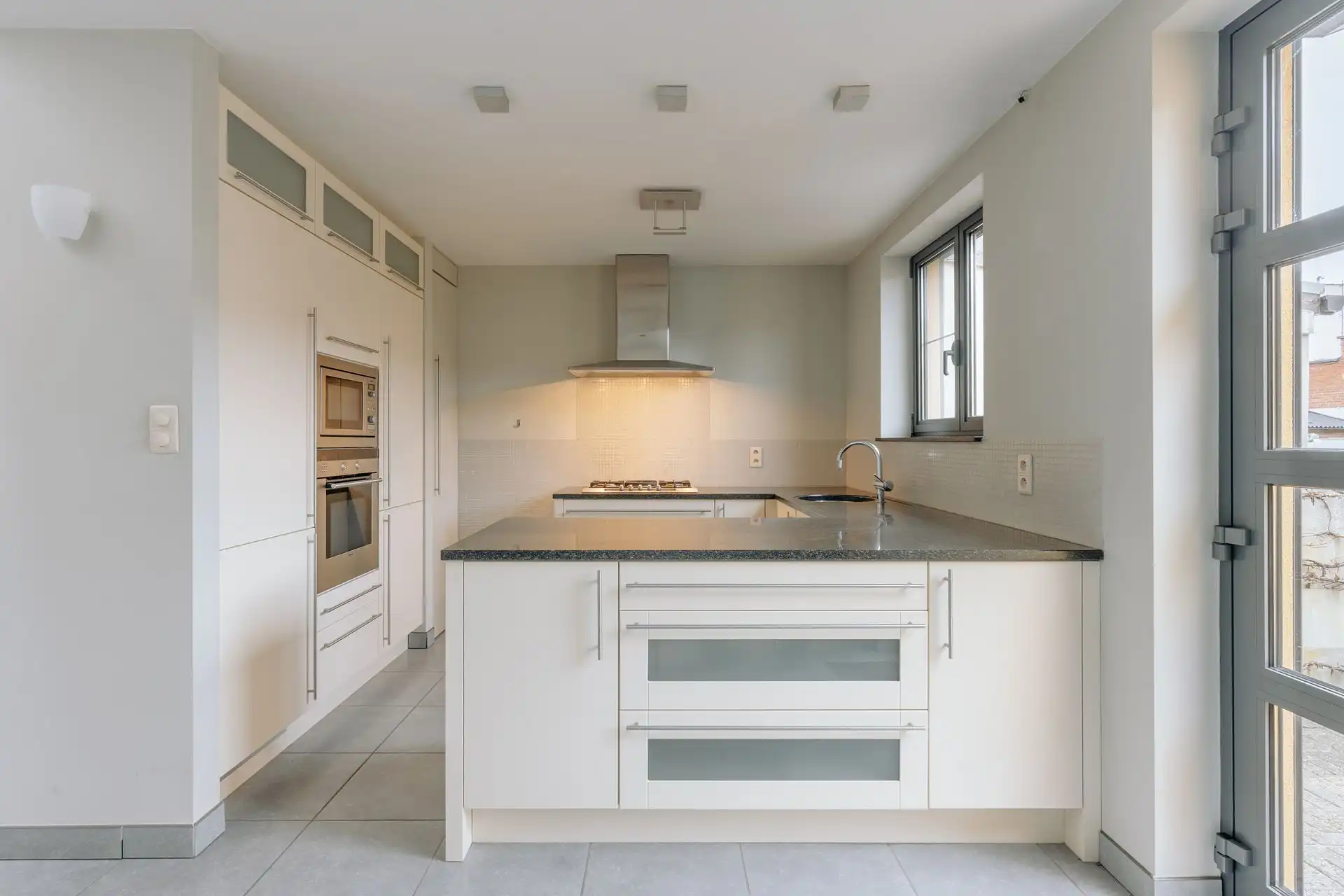 Instapklare woning in gezellige woonwijk! foto 6