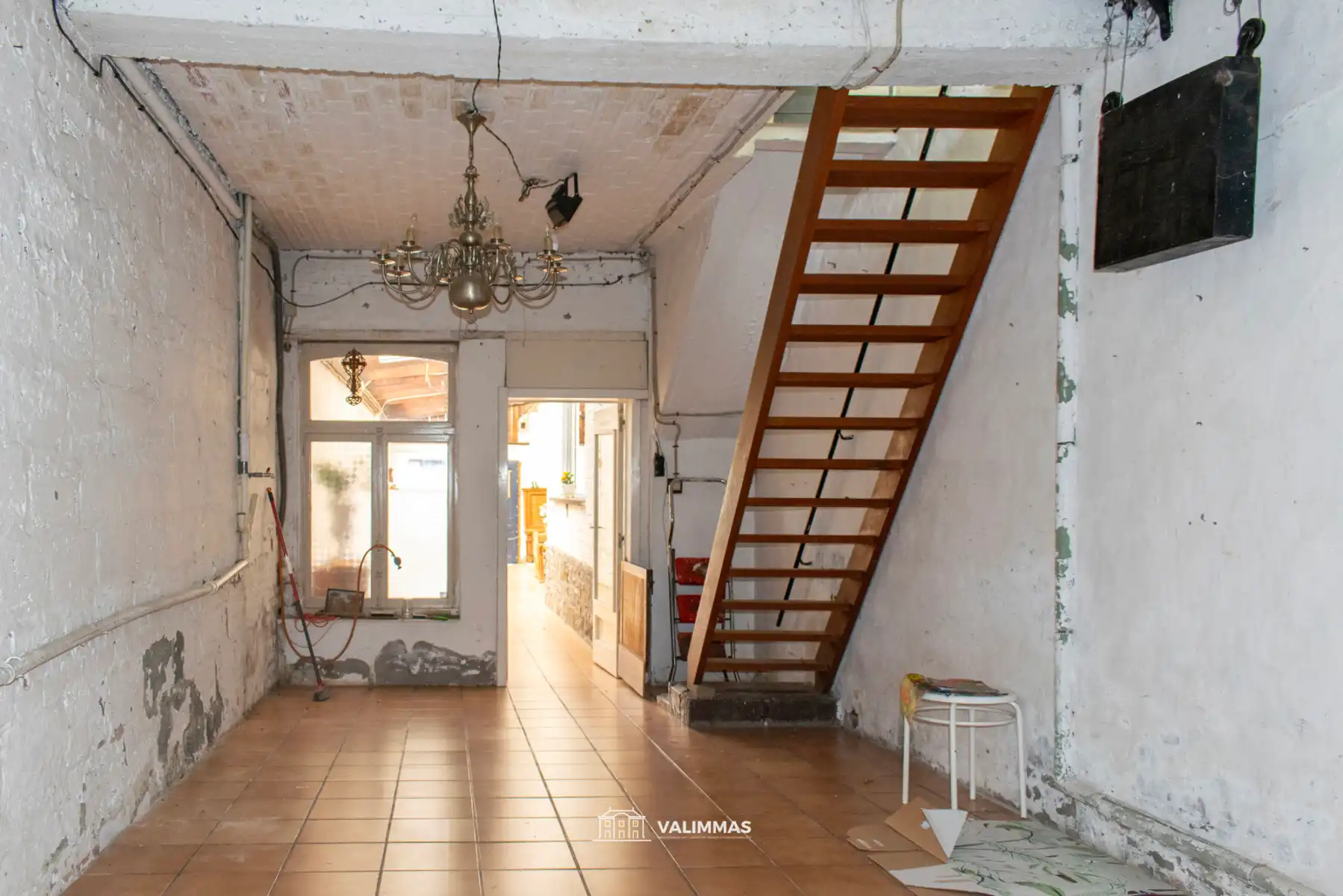 Ruime woning mt bijgebouwen & atelier (achteraan bereikbaar) foto 8