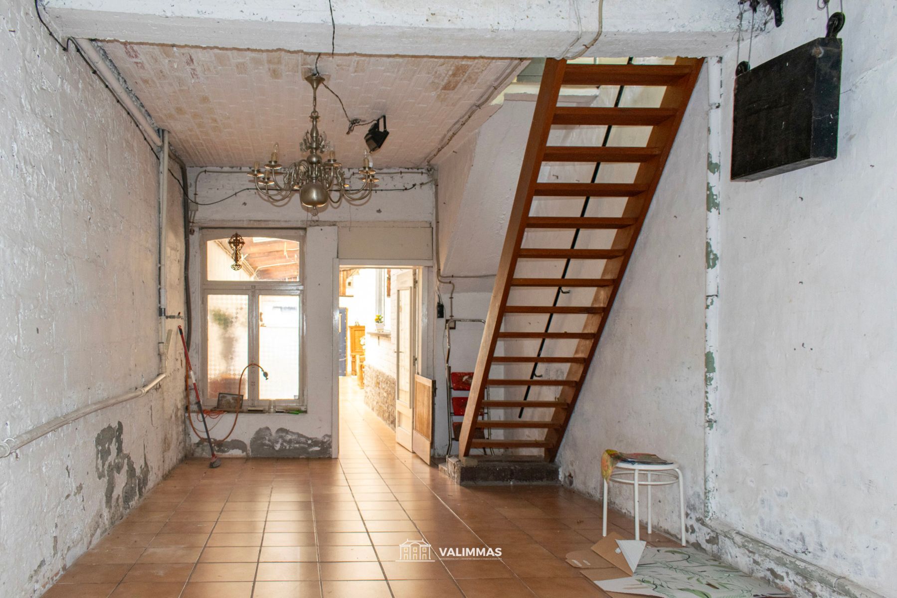 Ruime woning mt bijgebouwen & atelier (achteraan bereikbaar) foto 8