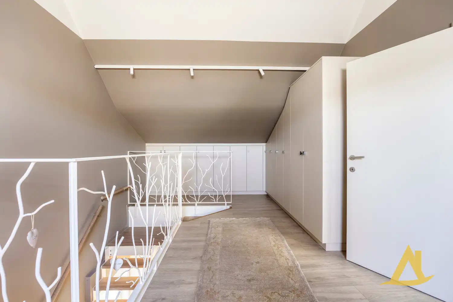 EXCLUSIEVE VILLA MET PARKTUIN EN ZWEMVIJVER OP EEN PERCEEL VAN 1HA 5A 16CA! foto 39