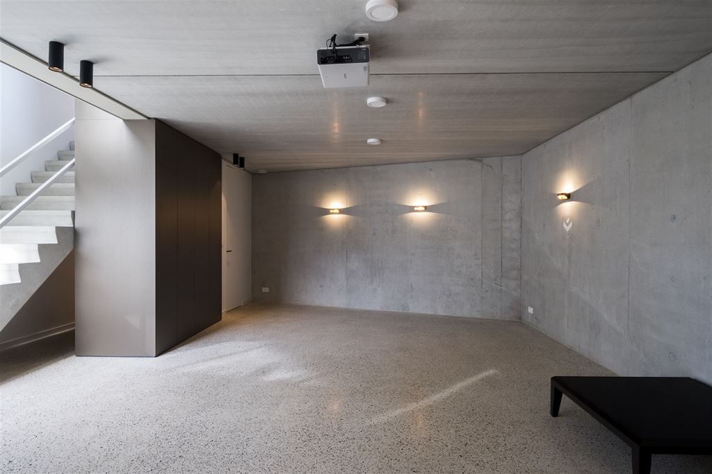 Strakke en moderne villa met high-end afwerking foto 9