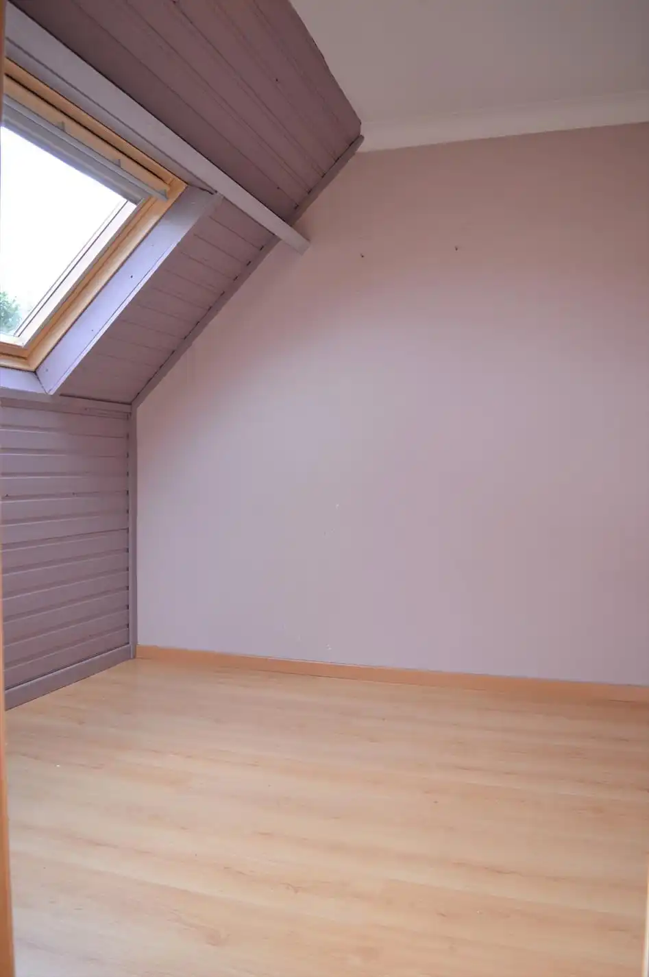 Verzorgde rijwoning dichtbij het centrum van Heule foto 14
