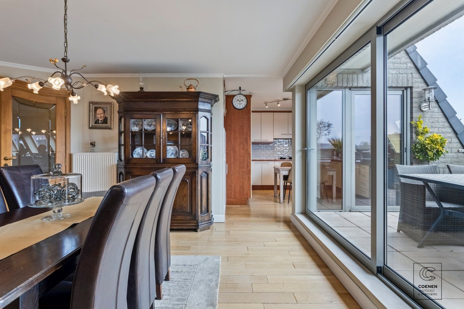 Ruim en stijlvol appartement van 146m² met zonnig terras in Lier!  foto 6