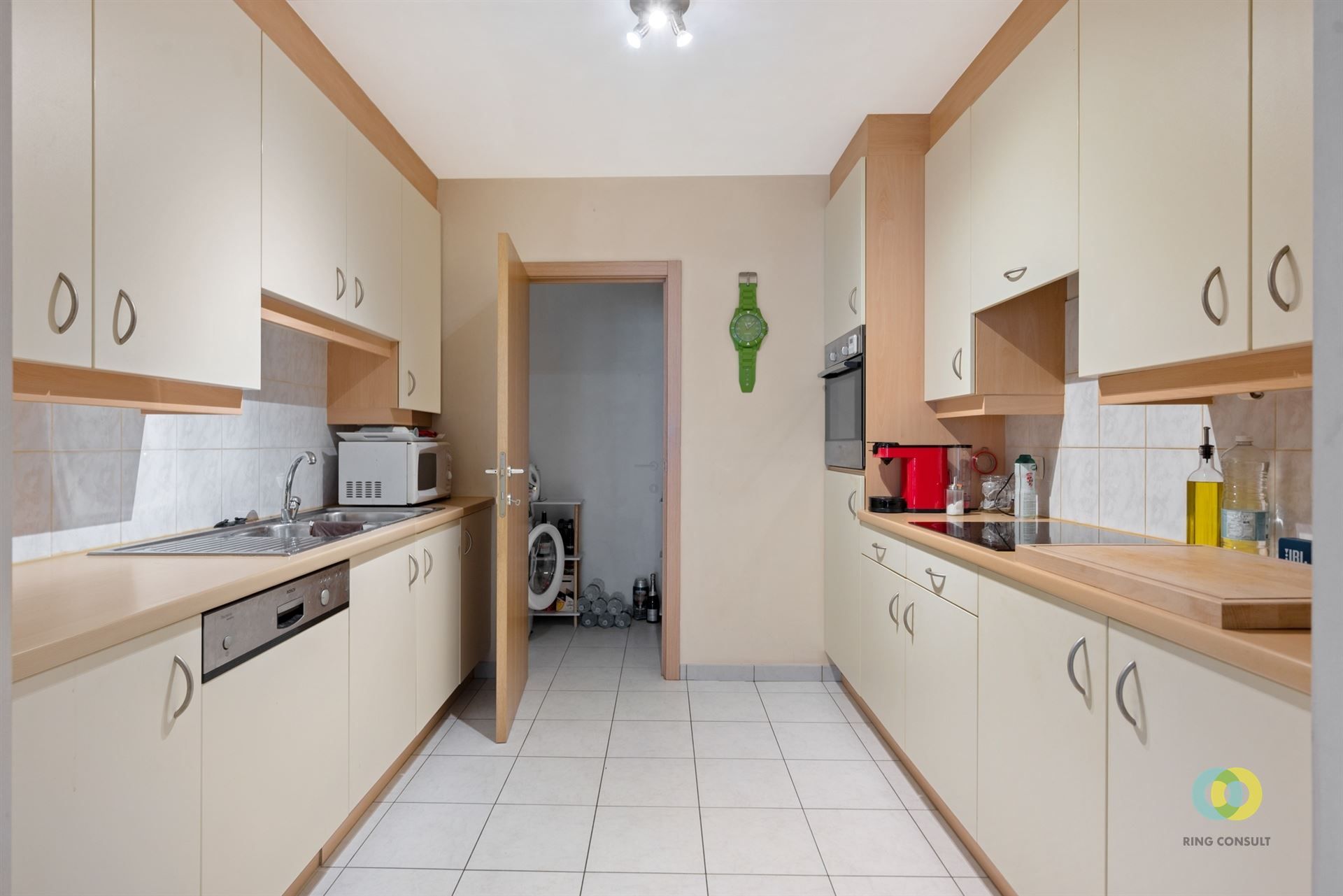 Instapklaar appartement met staanplaats foto 4