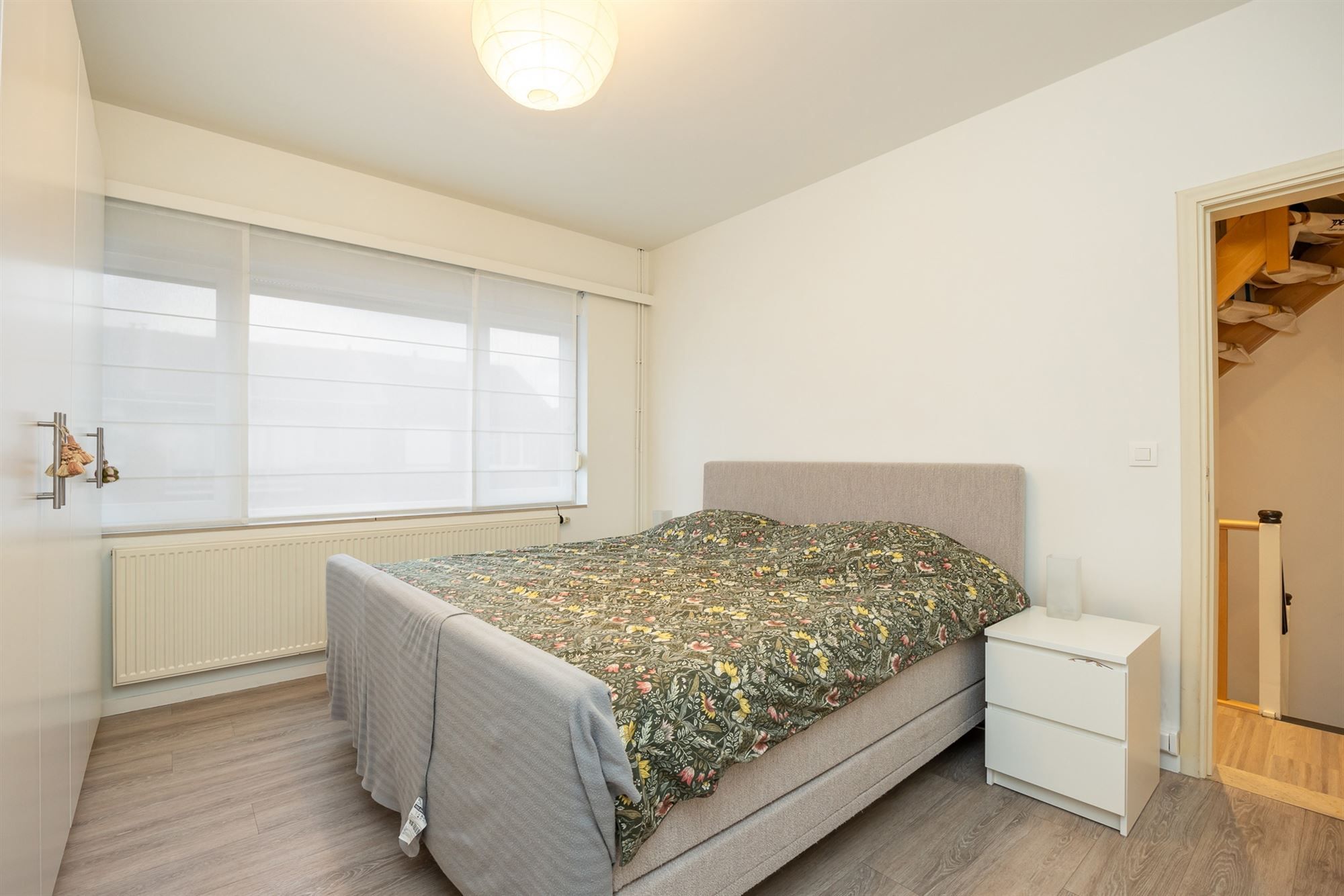 Ruime gezinswoning met drie slaapkamers en tuin foto 13