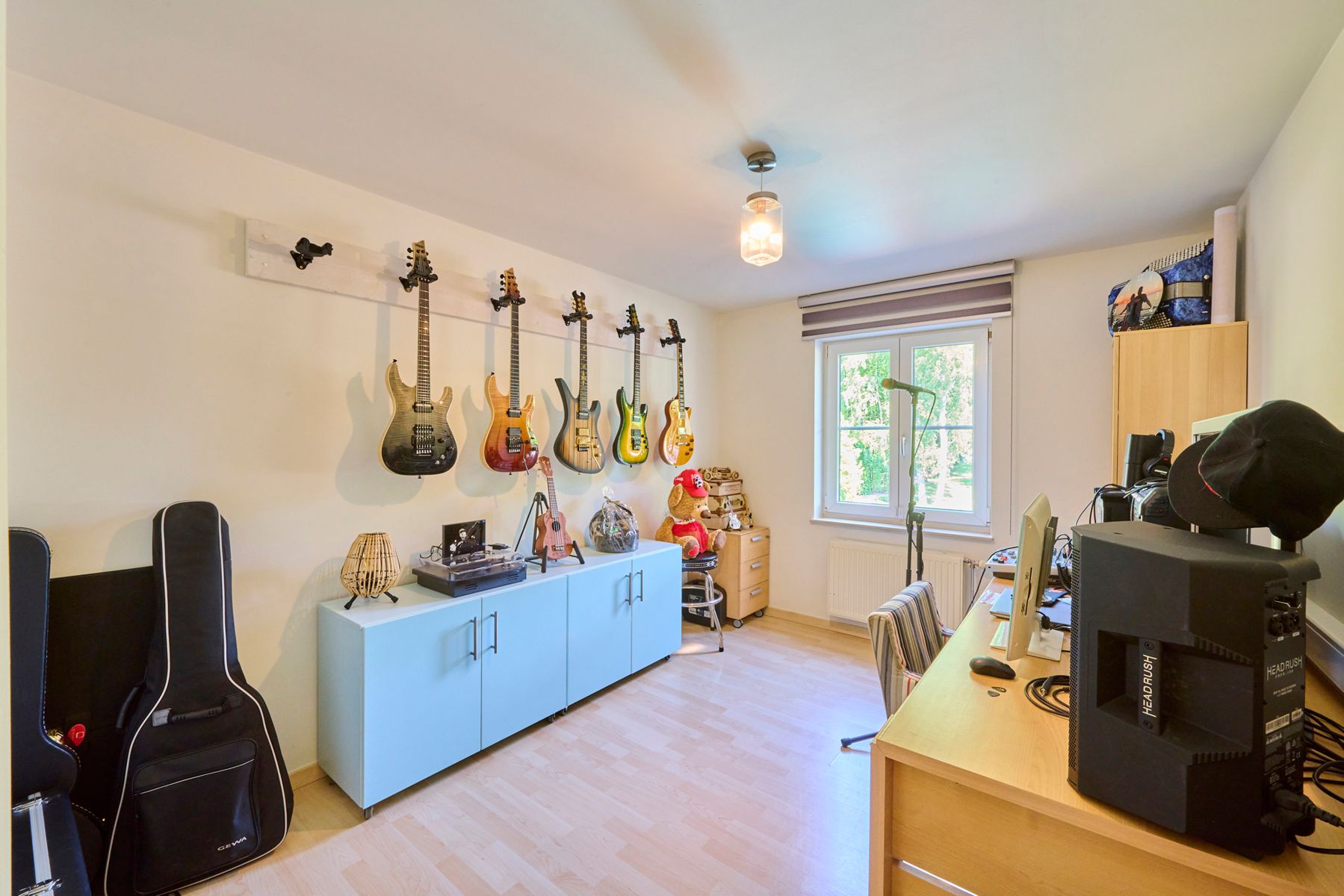 Exclusieve woning met handelzaak,appartement, zwembad en lift. foto 43