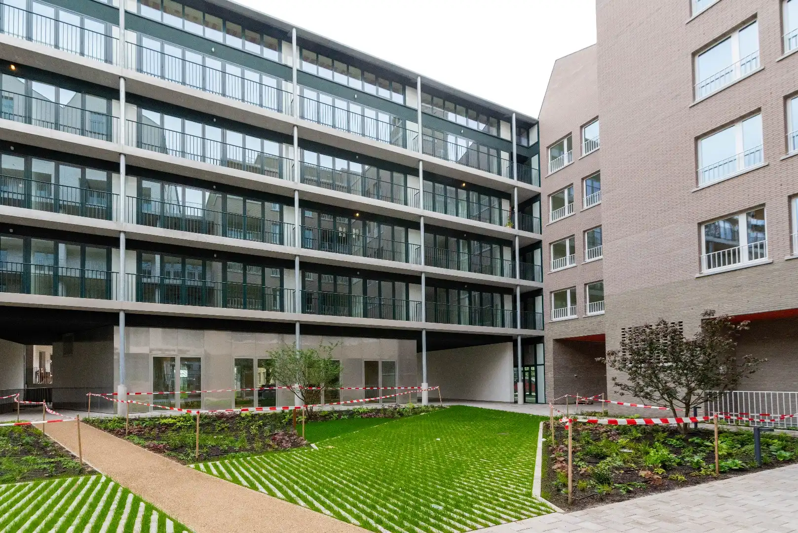 Prachtig nieuwbouw appartement met 2 slk en terras foto 14