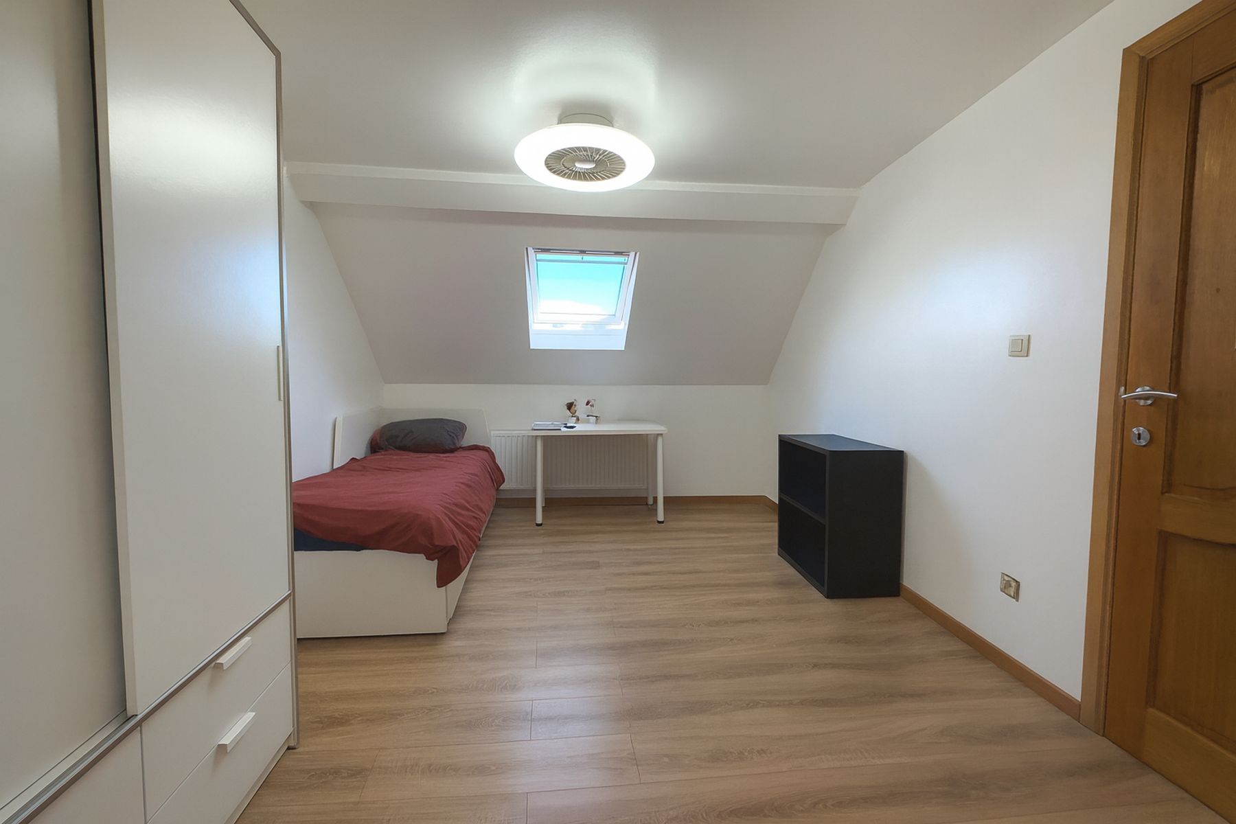 WSB-immo: Volledig gerenoveerde gezinswoning met stadstuin! foto 12