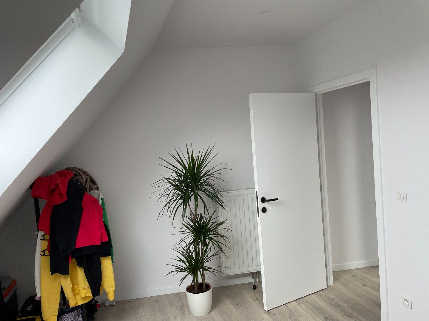 Vernieuwde, energiezuinige woning in centrum Evergem foto 17