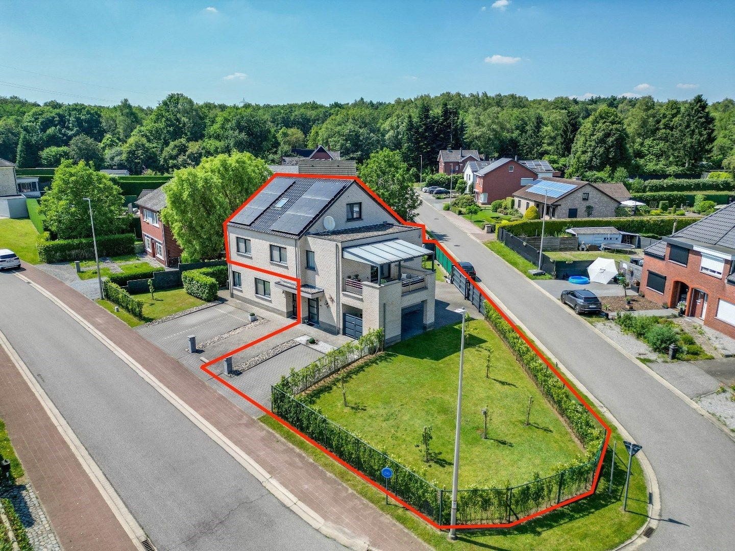 ENERGIEZUINIGE GEZINSWONING (278 m²) MET 4 SLPKS TE HOUTHALEN-HELCHTEREN !  foto 2