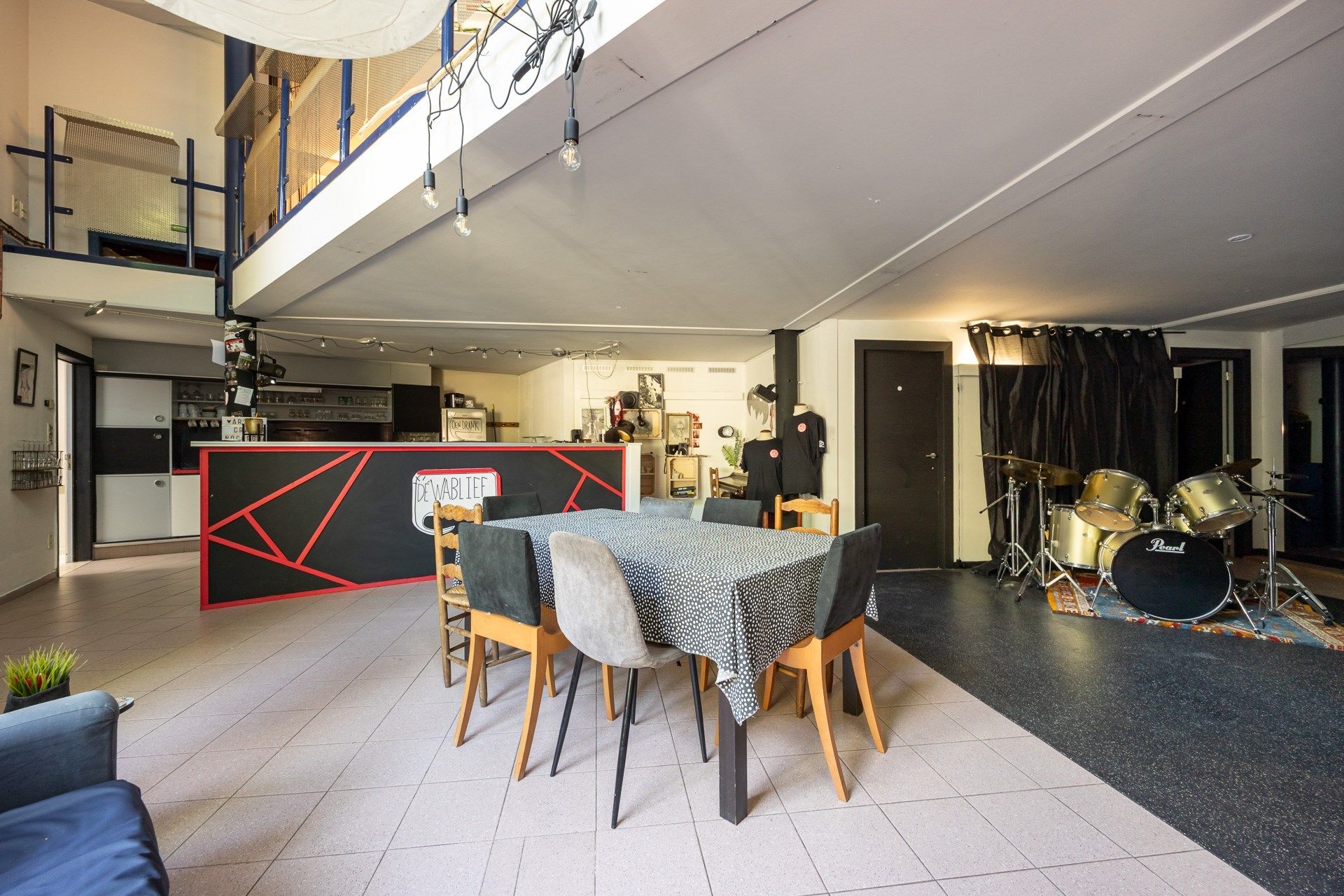 Unieke architectenwoning met tuin en polyvalente ruimte foto 20