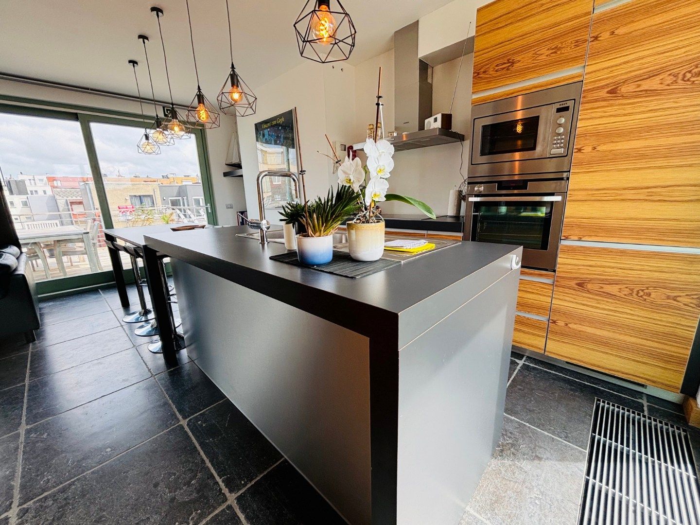 RIANTE PENTHOUSE MET PANORAMISCH ZICHT OP DE ZEELIJN foto 11