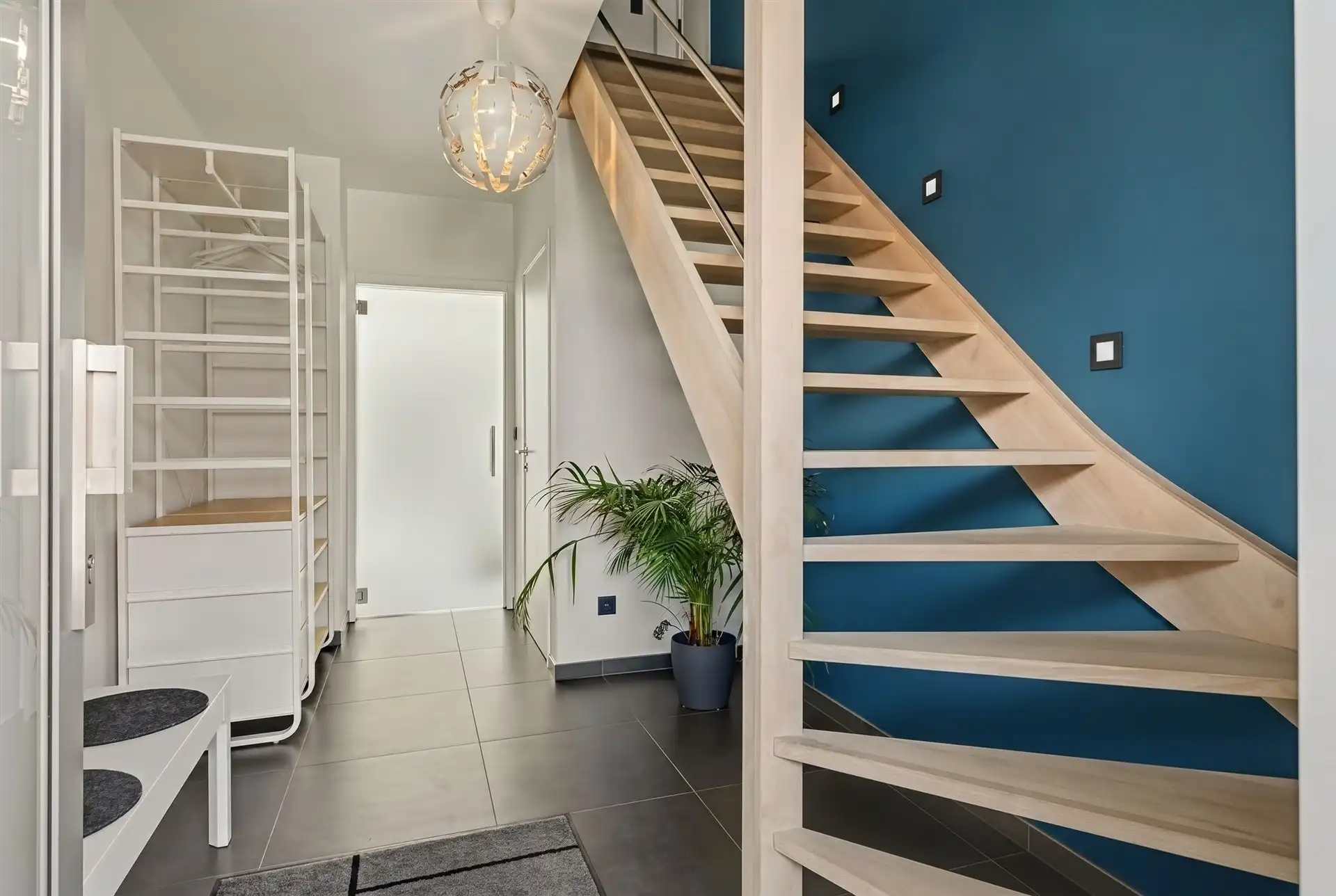 Uitstekend gelegen gezinswoning met inpandige garage en mooi aangelegde tuin (430m²) foto 10