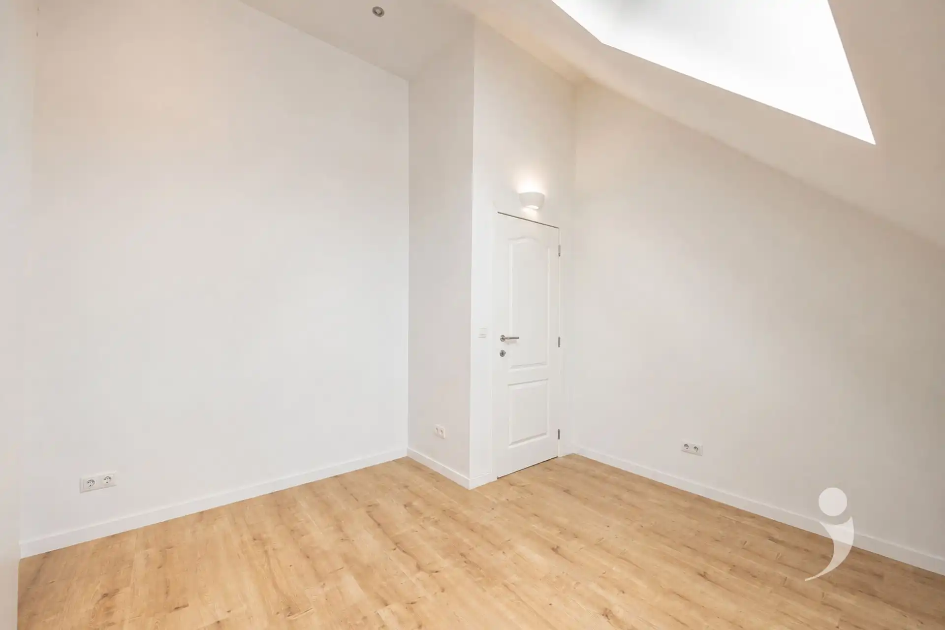 Recent gerenoveerde woning op een rustige locatie! foto 19