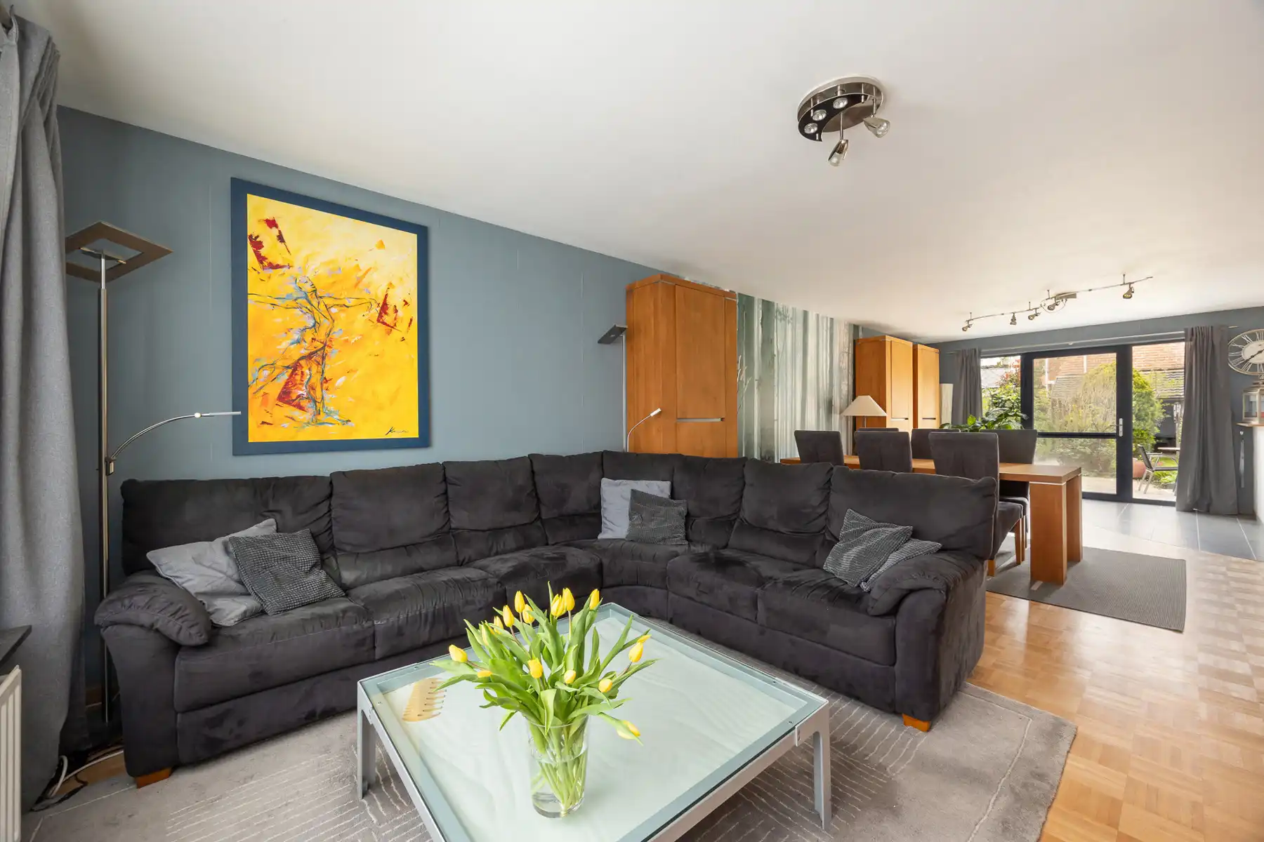 Instapklare woning met 4 slaapkamers in het centrum foto 3