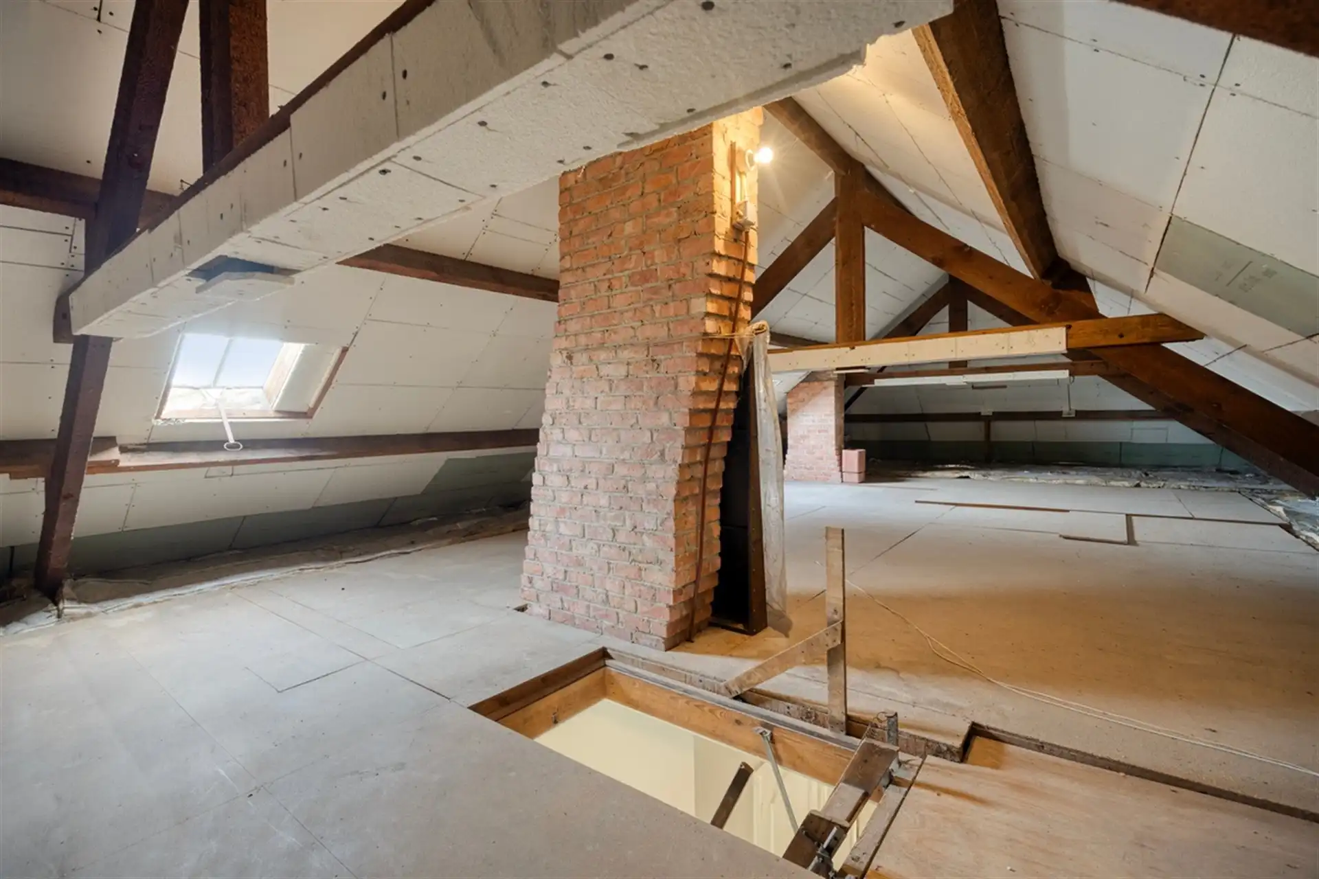 Woning met mogelijkheden op gegeerde locatie foto 22