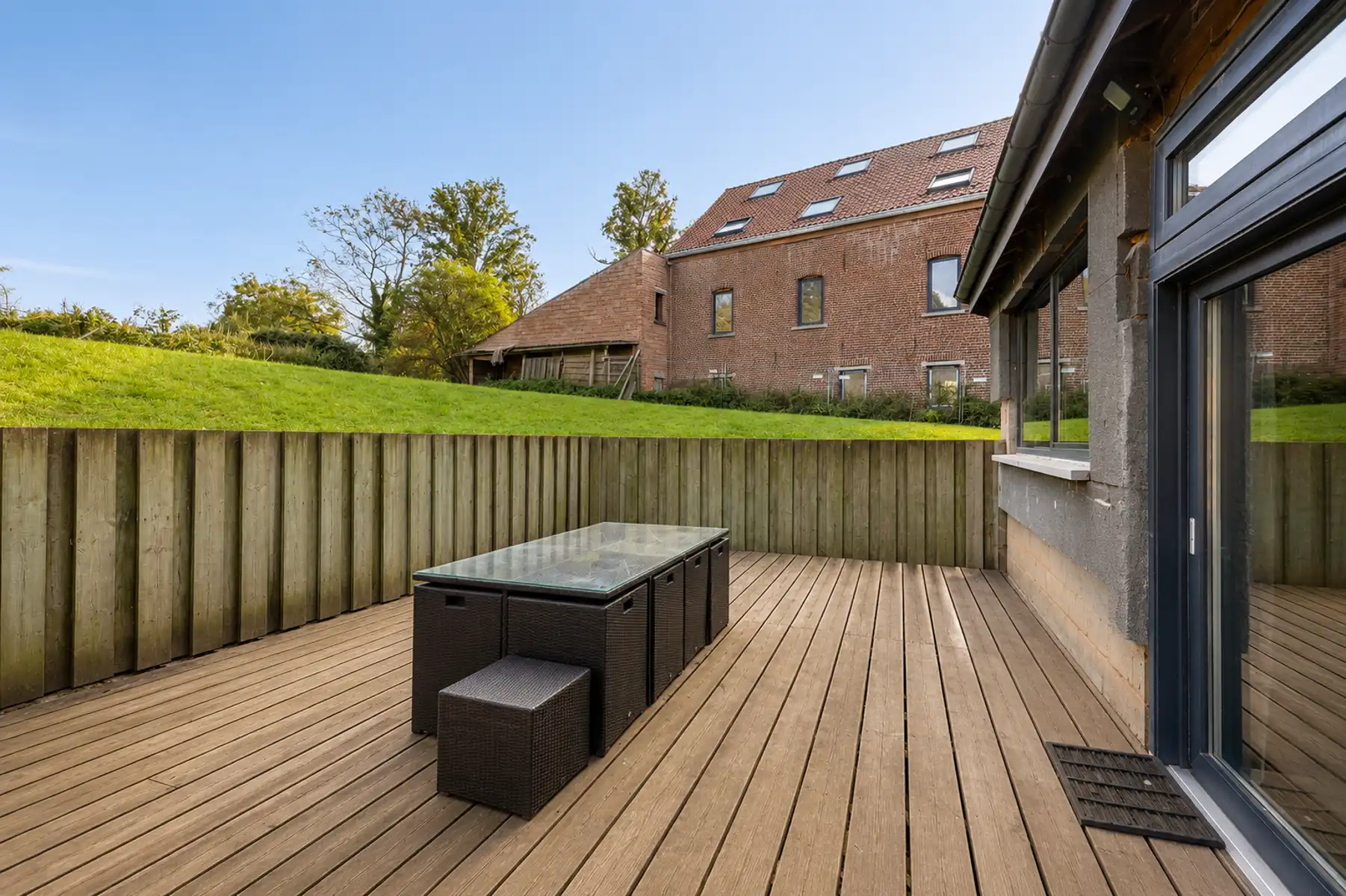 Ruime  gerenoveerde hoeve met werkplaats, zwembad en EPC B foto 8
