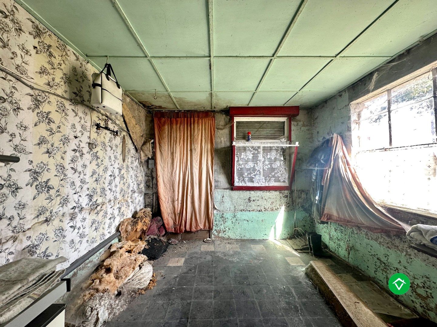 Te renoveren of te slopen woning op ruim perceel van 854 m² in Ichtegem - ideale opportuniteit voor wie wil bouwen of renoveren in een landelijke omgeving. foto 16