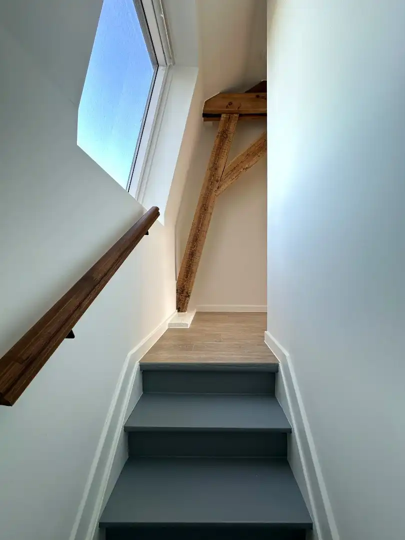 Gerenoveerd duplex appartement nabij de Smedenpoort foto 8