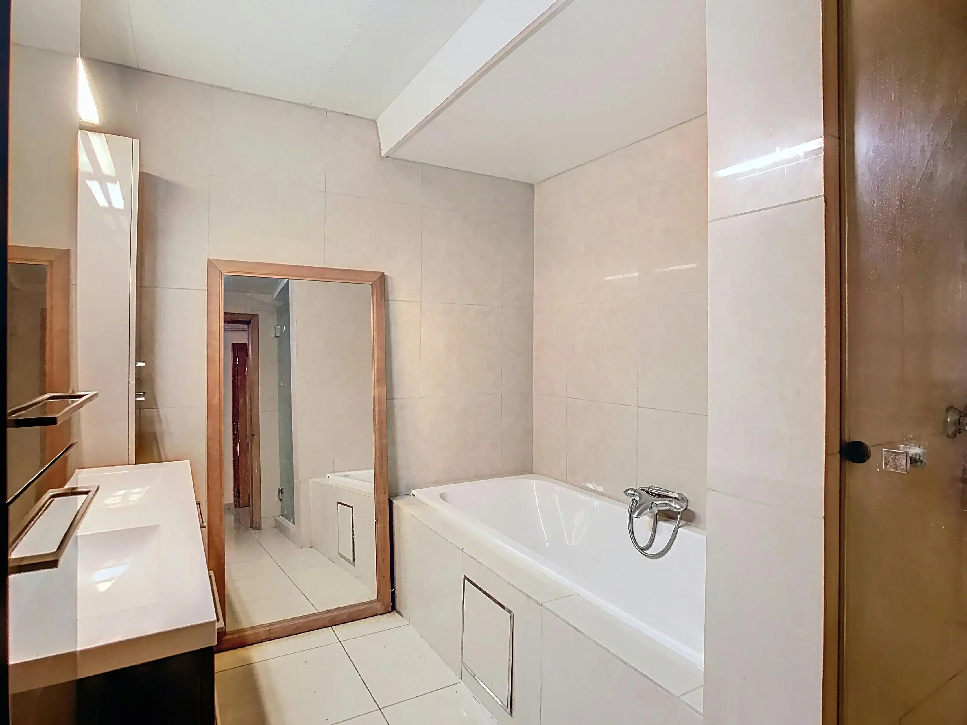 Gelijkvloers appartement met 4 slaapkamers (EPC C-F) foto 13