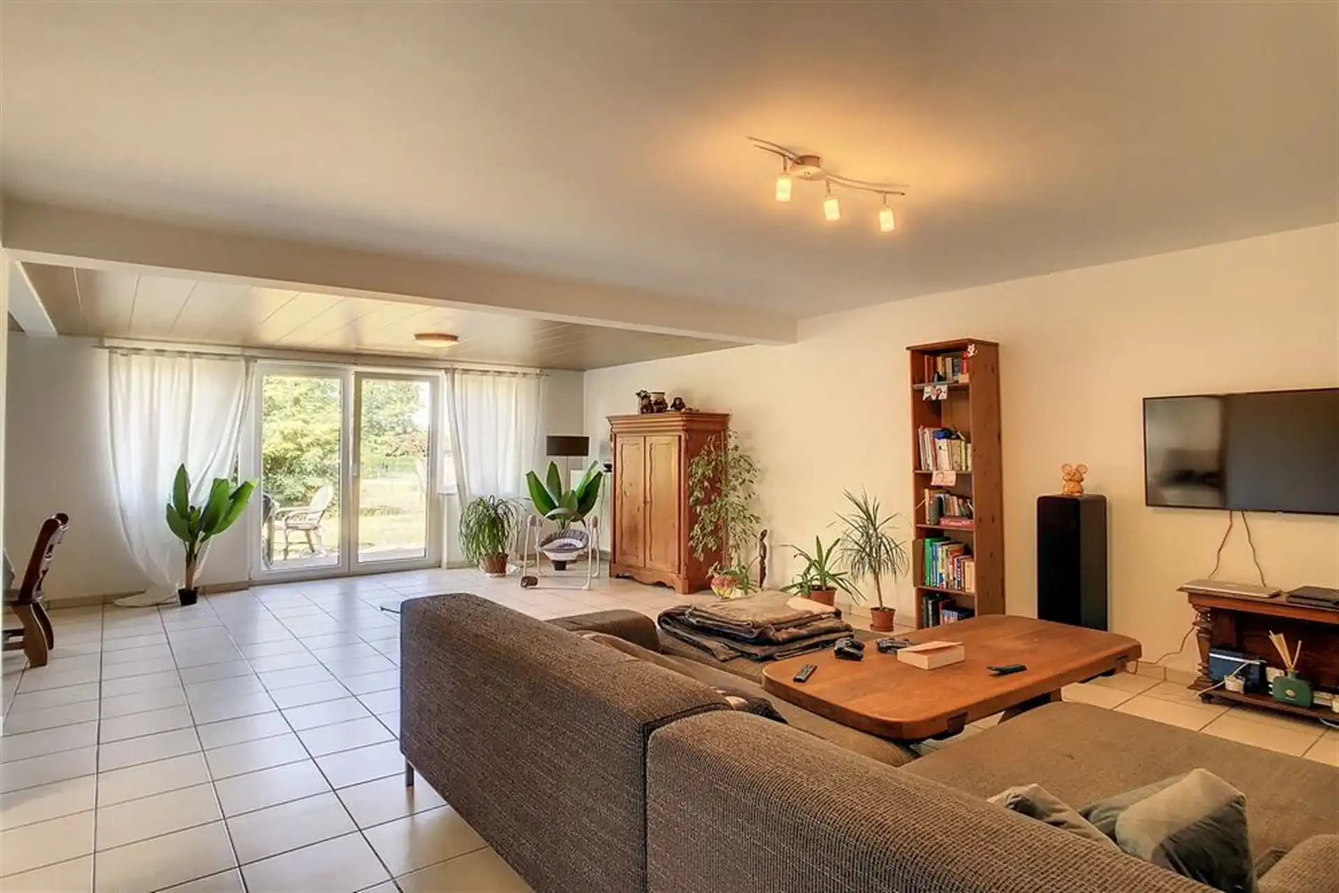 Mooi gelijkvloers appartement foto {{pictureIndex}}