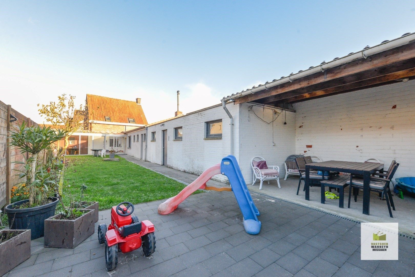 Gezellige woning met 3 slaapkamers, tuin en garage te centrum Doomkerke foto 3