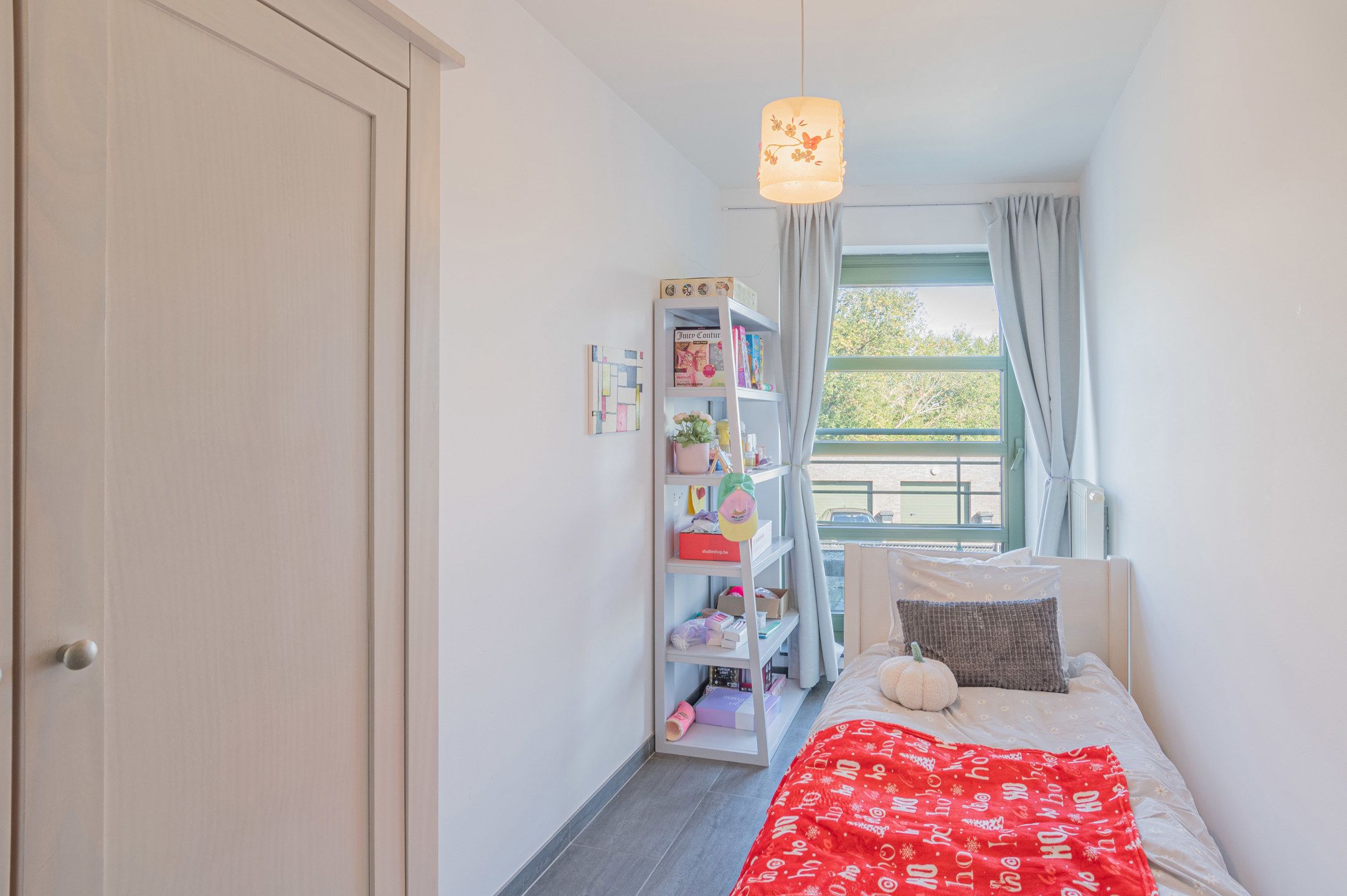 Leuk gelegen 2slpk appartement met terras en garage foto 8
