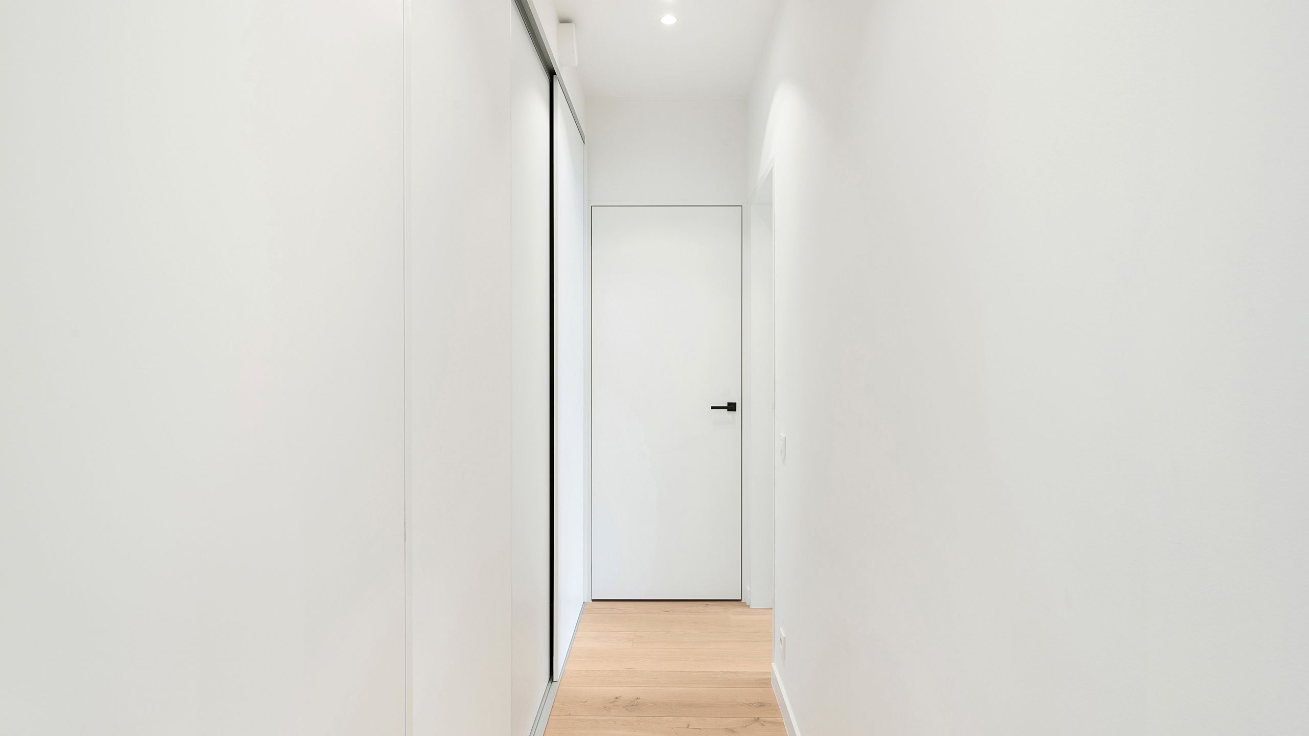 Exclusief zongericht  ruim appartement met open zicht en dubbele autostaanplaats [Koningslaan]. foto 23