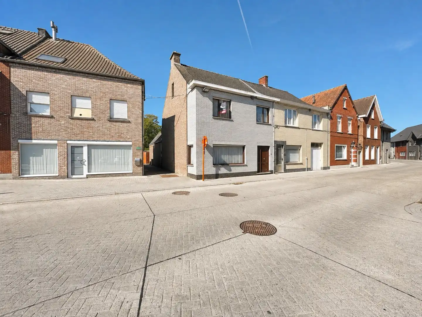 Halfopen woning met tuin en 3 slaapkamers foto 2