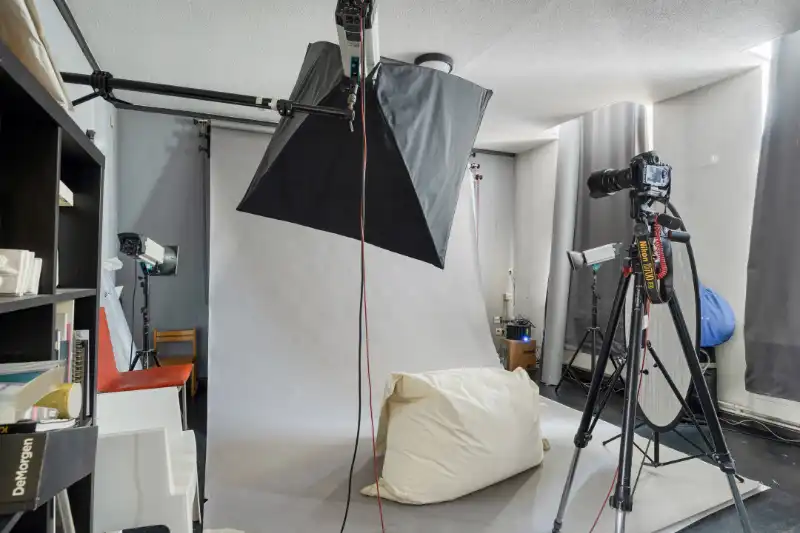 Handelspand met brede glasgevel en uitstekende visibiliteit in centrum Mechelen foto 8