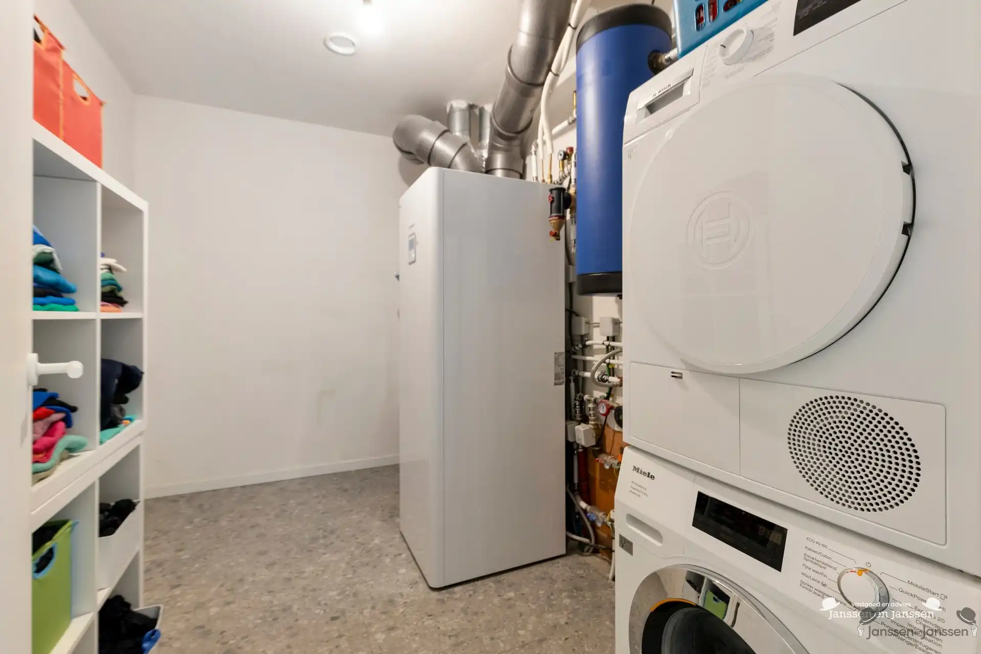 Moderne halfopen bebouwing uit 2024 met hoogwaardige afwerking foto 18