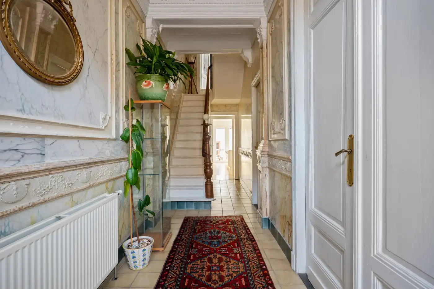 Prachtig gerenoveerde, authentieke woning met 4 slpk. en tuin foto 3